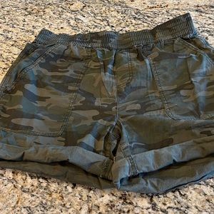 Sanctuary camouflage shorts
